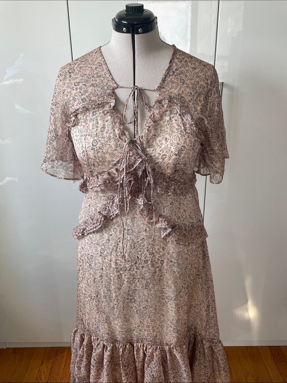Avantlook Blush Floral Ruffle Tie Maxi Dress Size-Large NWOT